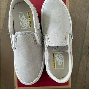 New in Box Vans Asher Deluxe SlipOn Sneaker